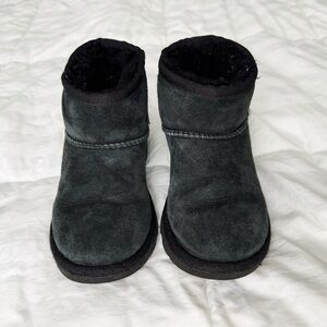 UGG Kids Classic Mini II Water Resistant Genuine Shearling Boot Size 13